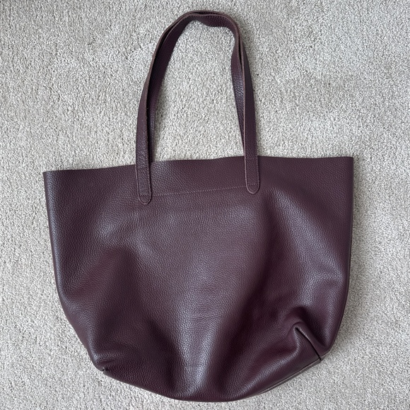 Cuyana Classic Leather Tote - Picture 3 of 6